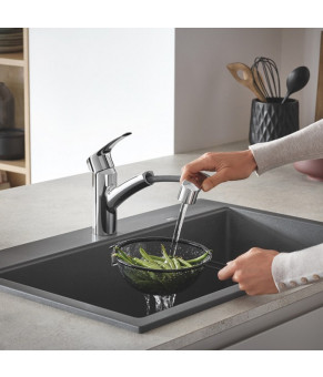 Смеситель для кухни с выдвижным изливом Grohe Eurosmart 30305001