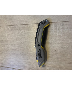 Нож Stanley "Fatmax Pro" с двумя трапециевидными лезвиями 180 мм 0-10-789