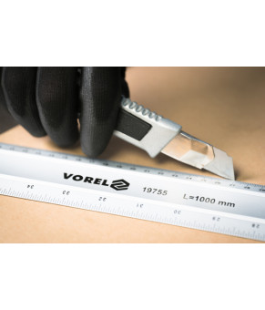 Нож Vorel с лезвием 18 мм 76184