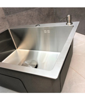 Кухонная мойка из нержавеющей стали SS304 DS50550-3BR 500*500*220 (Brushed)