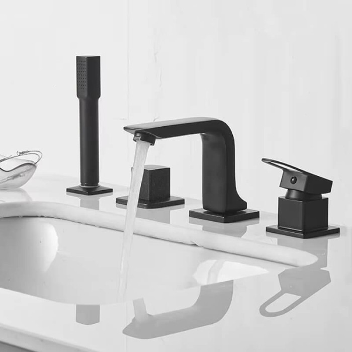 Смеситель на борт ванни с душем и изливом Epelli Mixer Di Bordo Nero