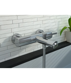 Смеситель для ванны и душа KOHLMAN MAXIMA CHROME настенный с изливом (KPL-QW110M)