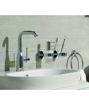 Смеситель Grohe Essence 23541001